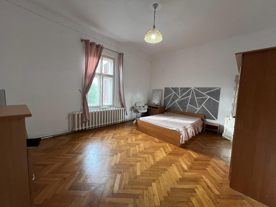 Casa cu gradina de vanzare