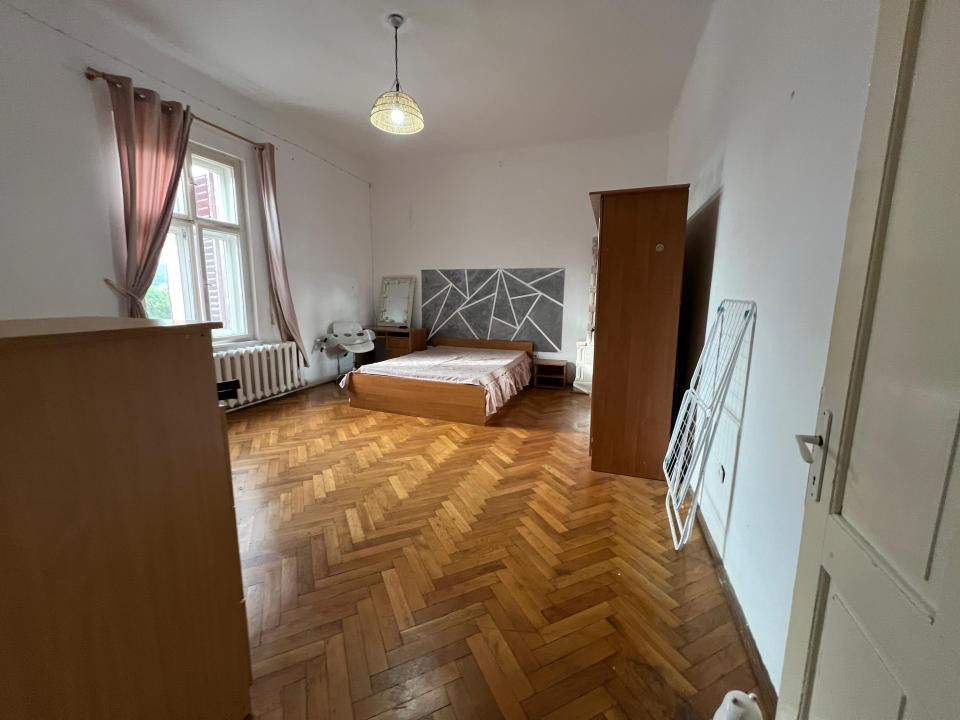 Casa cu gradina de vanzare