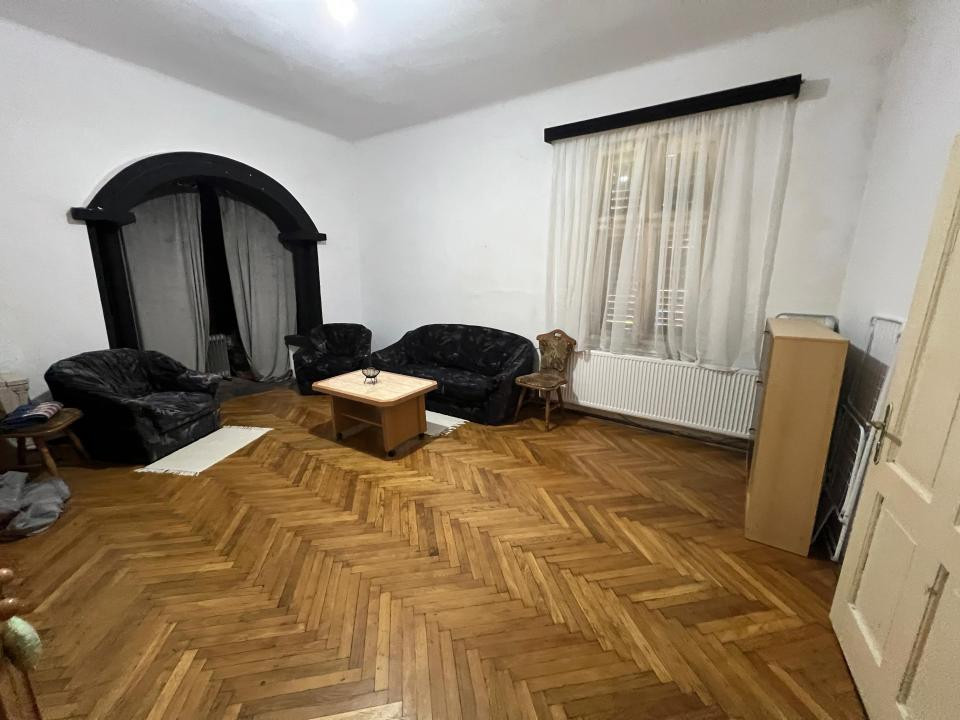 Casa cu gradina de vanzare
