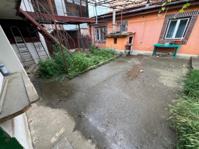 Casa cu gradina de vanzare