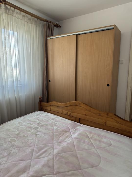 Convenibil & Accesibil ! 2 camere cart Florilor 300 euro