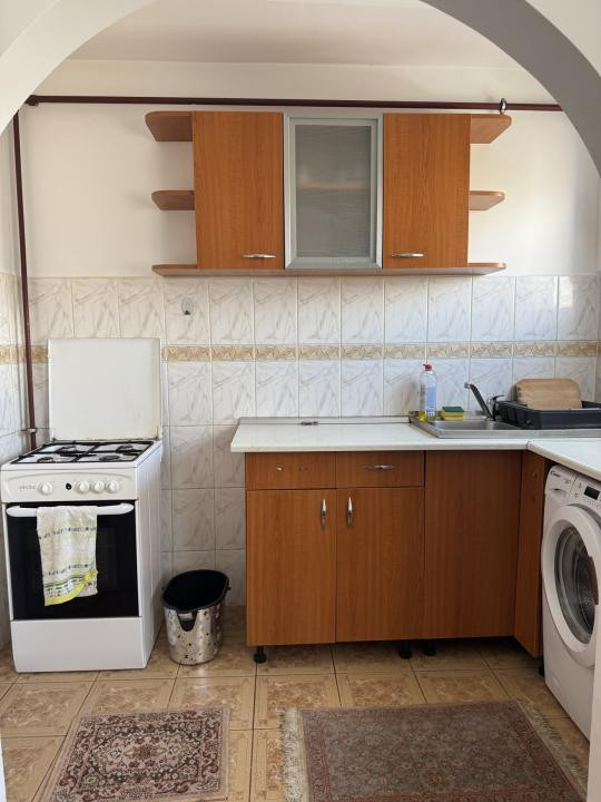 Convenibil & Accesibil ! 2 camere cart Florilor 300 euro