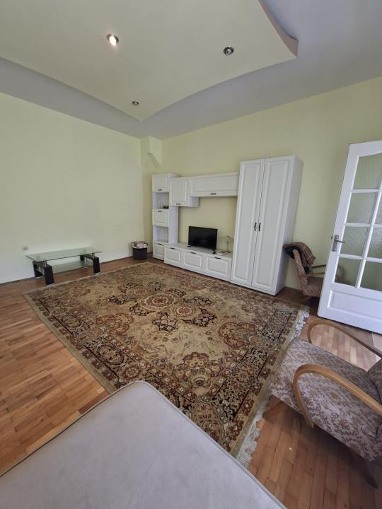 APARTAMENT DE INCHIRIAT 2 CAMERE STR LUNGA