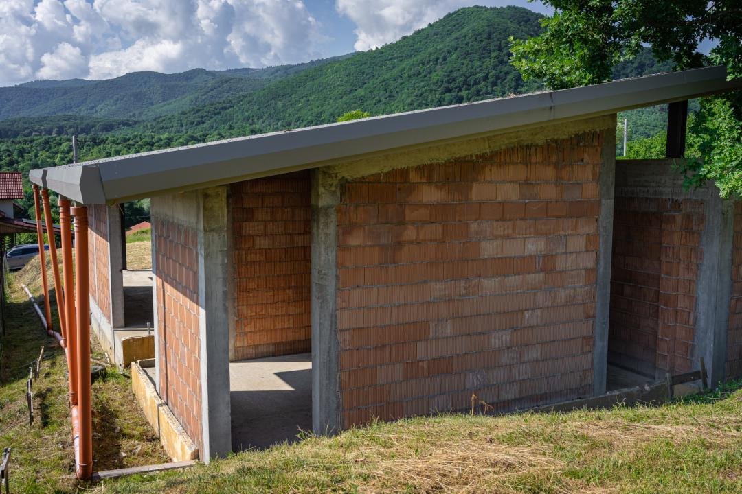  Casă cu arhitectură modernă si teren  in Cisnădioara