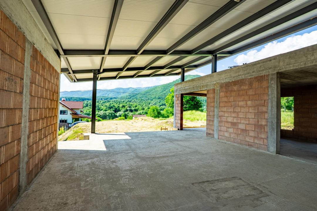  Casă cu arhitectură modernă si teren  in Cisnădioara