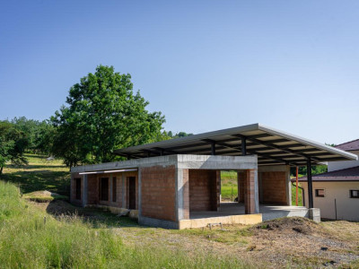  Casă cu arhitectură modernă si teren  in Cisnădioara