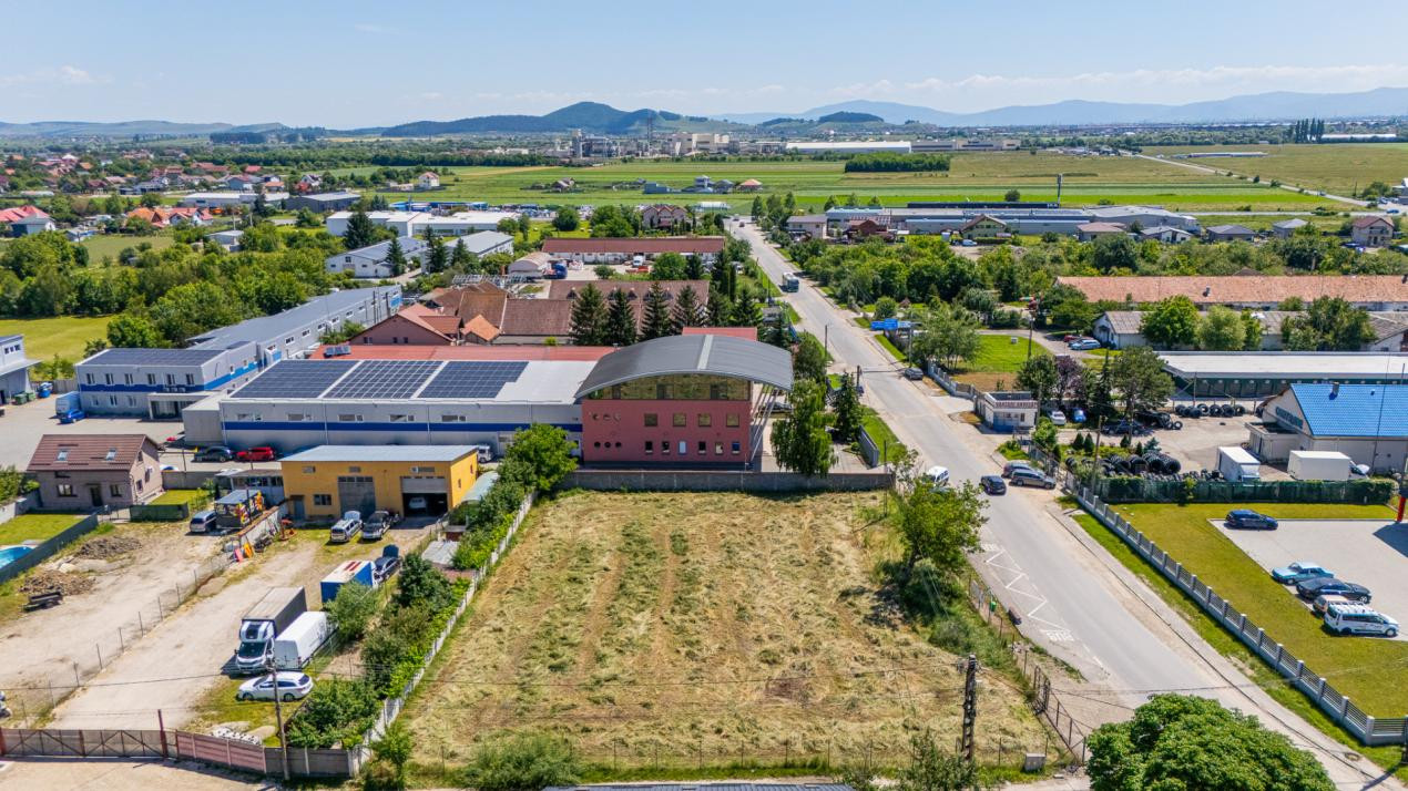 Teren intravilan 1.950 mp | Stupini, Brașov | Inchiriere exclusiv pe termen lung