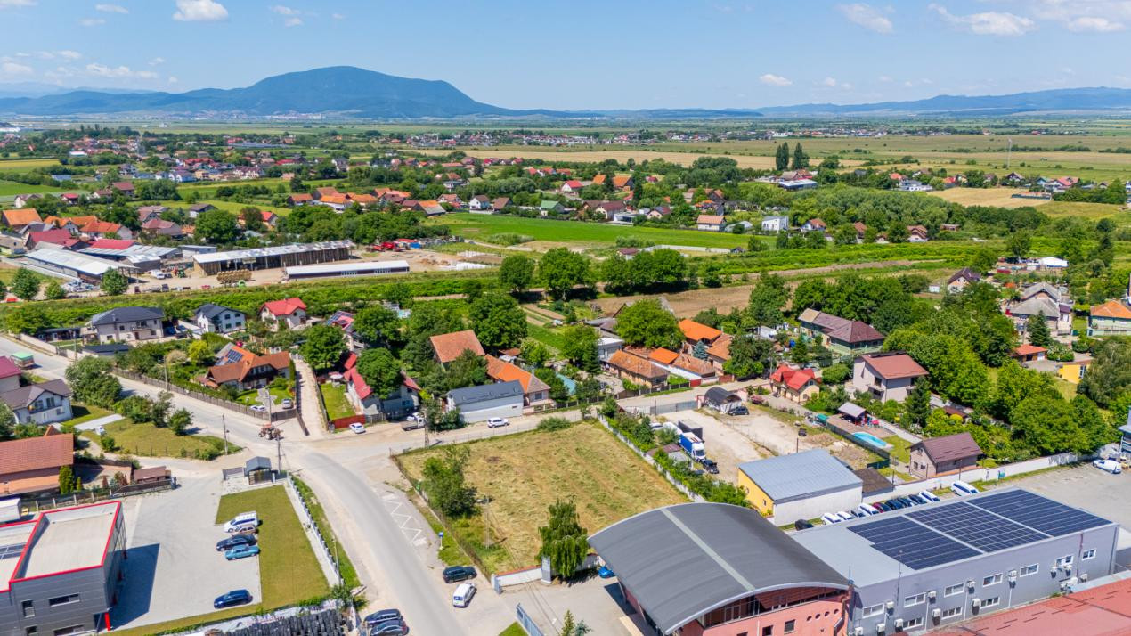 Teren intravilan 1.950 mp | Stupini, Brașov | Inchiriere exclusiv pe termen lung