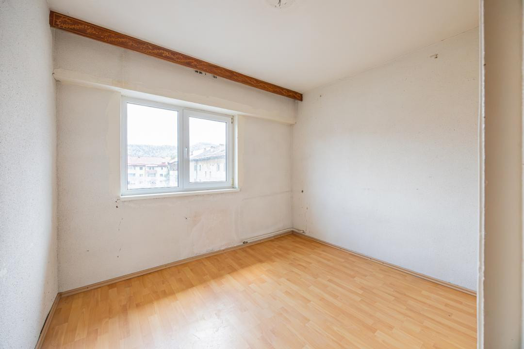 Apartament 3 camere bloc vila, Noua