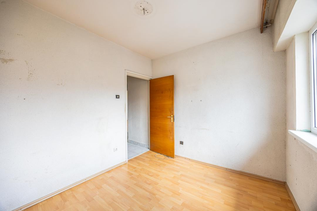 Apartament 3 camere bloc vila, Noua