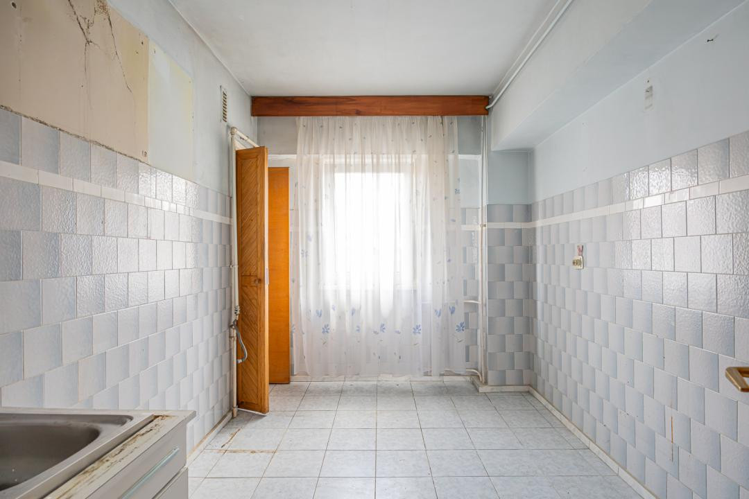 Apartament 3 camere bloc vila, Noua