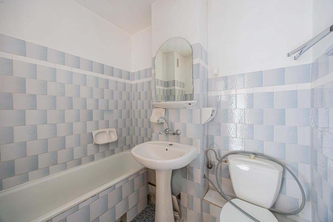 Apartament 3 camere bloc vila, Noua