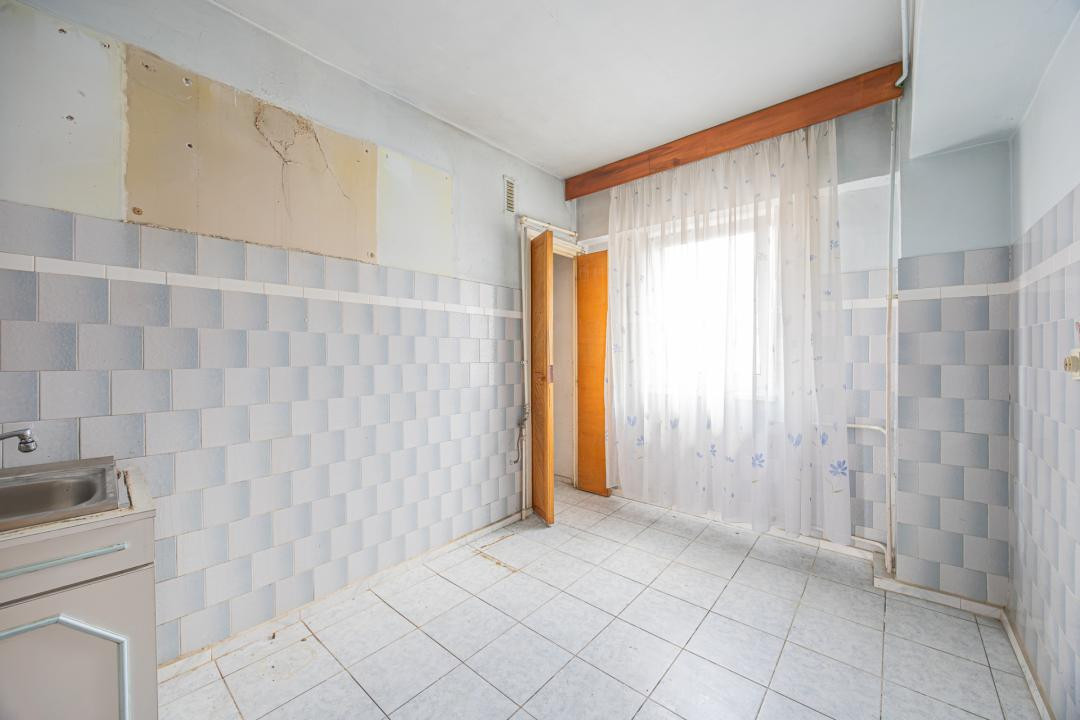 Apartament 3 camere bloc vila, Noua