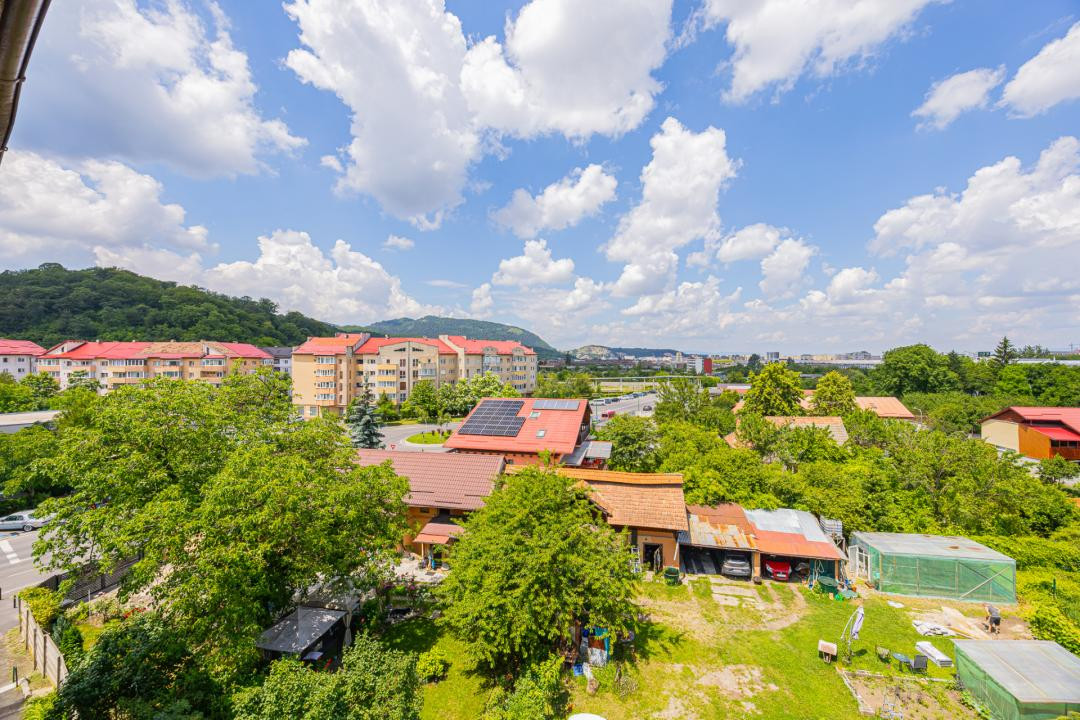 Apartament 3 camere bloc vila, Noua