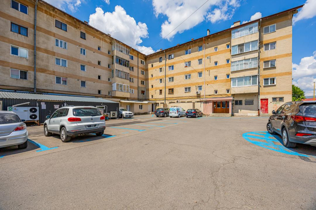 Apartament 3 camere bloc vila, Noua