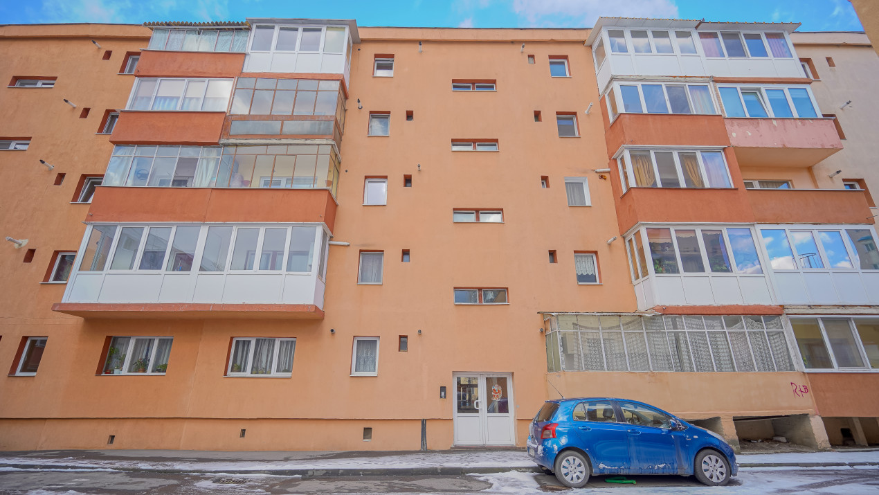  REZERVAT - Apartament 3 camere, decomandat - Independentei - Zona Tractorul