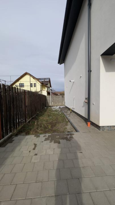 Casă individuală premium în Turnișor – 4 camere, curte mare, single în curte!
