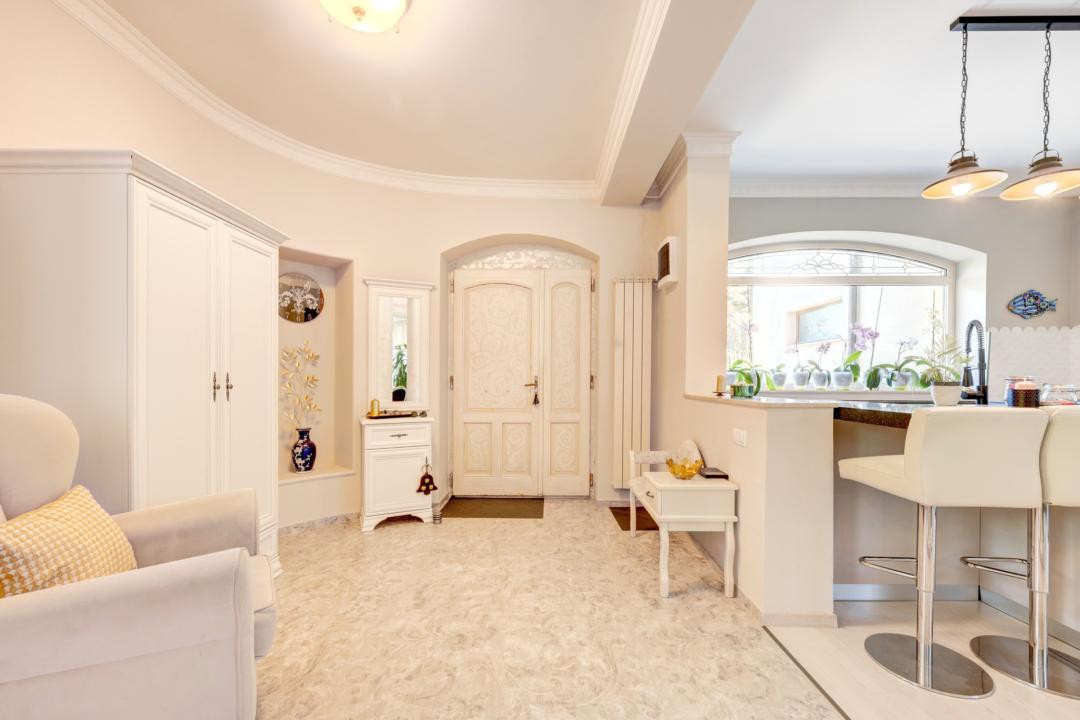 Vila lux*6camere*Pipera*curte* 4 dormitoare*Iancu Nicolae*mobilat*utilat