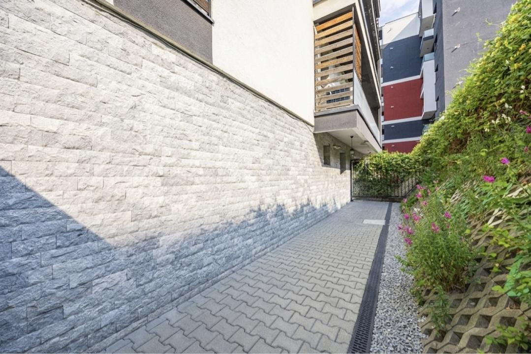 Apartament 2 camere+dressing |Mobilat și utilat |Grădină 29mp |Parcare + Boxă | 