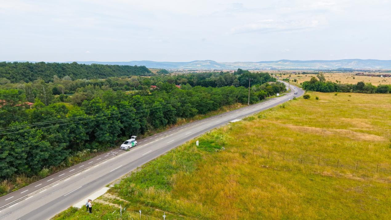 Teren cu priveliște spectaculoasă spre Munții Făgăraș-  Valea Avrigului