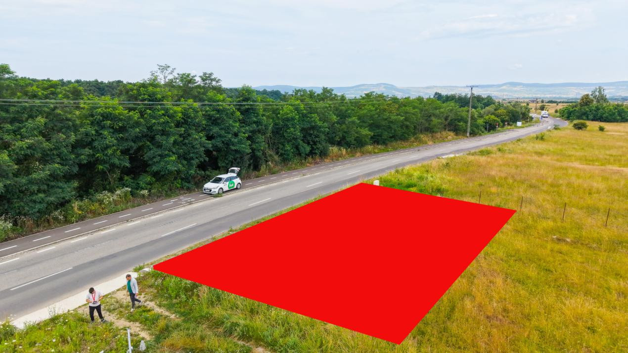 Teren cu priveliște spectaculoasă spre Munții Făgăraș-  Valea Avrigului