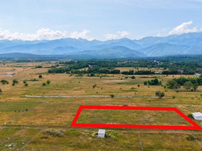Teren cu priveliște spectaculoasă spre Munții Făgăraș-  Valea Avrigului