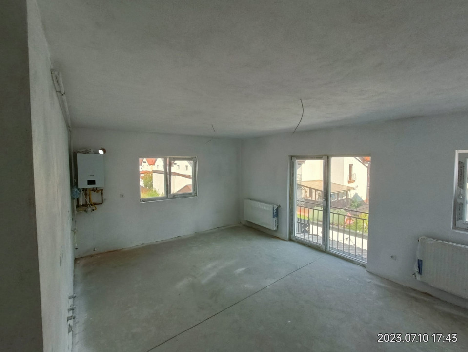 Apartament 3 camere Decomandat