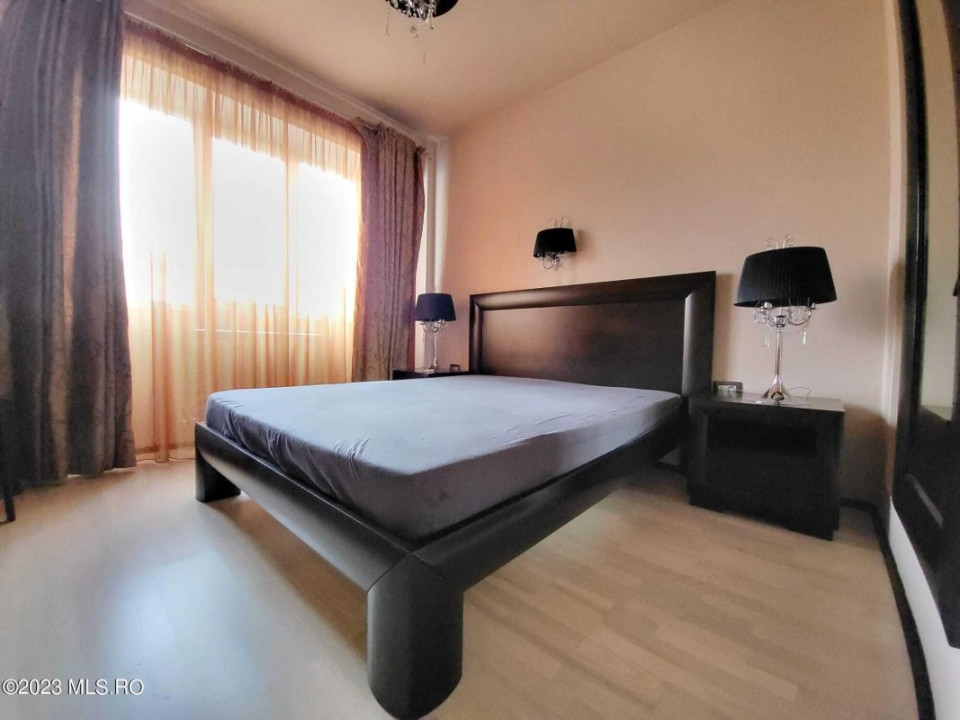 Apartament spatios in zona centrala, cu parcare, pet friendly