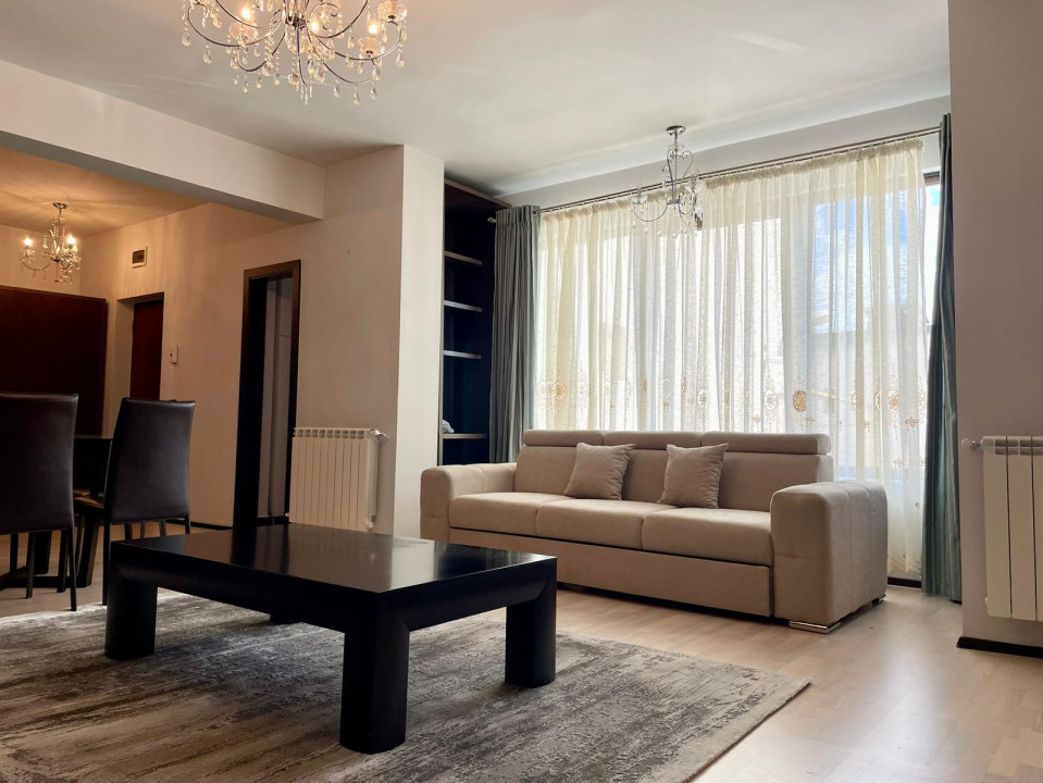 Apartament spatios in zona centrala, cu parcare, pet friendly