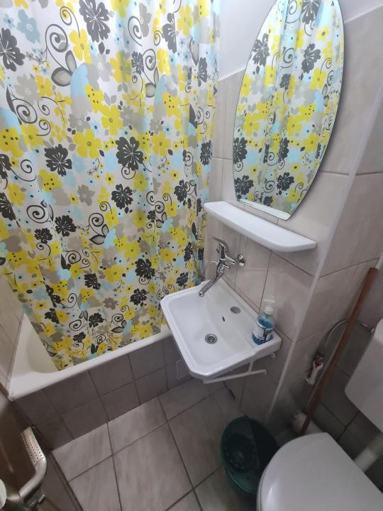 Apartament cu 2 camere, in Alexandru, zona Scolii Alecu Russo!