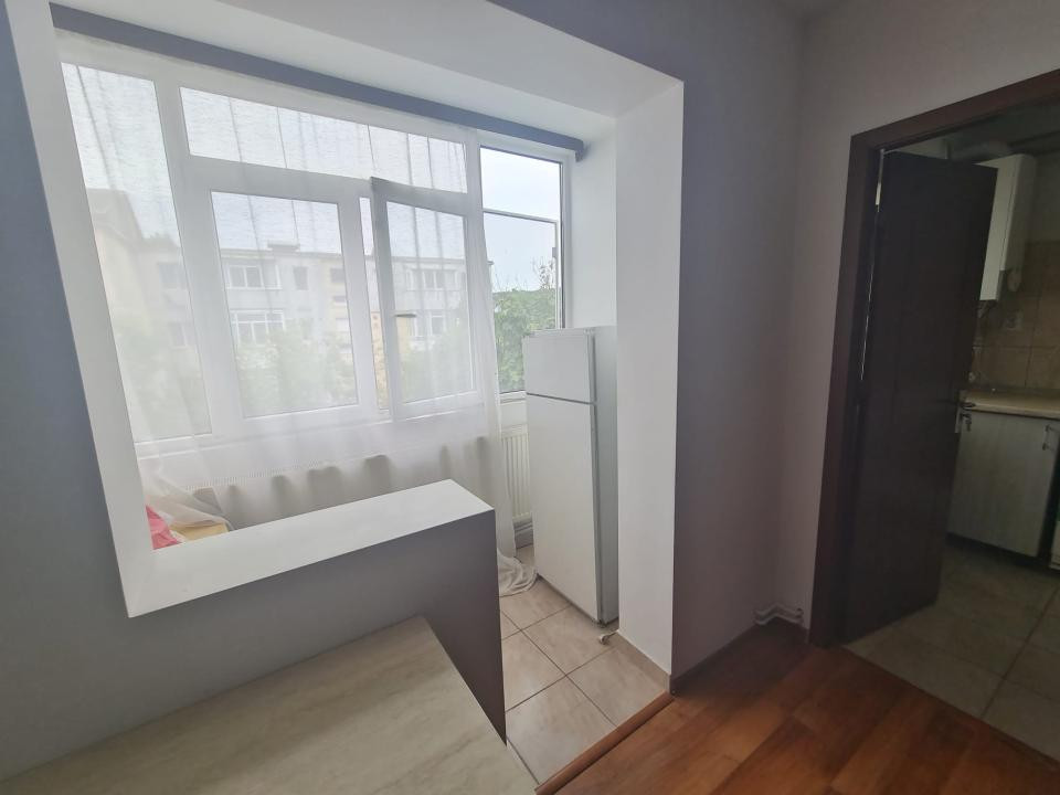 Apartament cu 2 camere, in Alexandru, zona Scolii Alecu Russo!