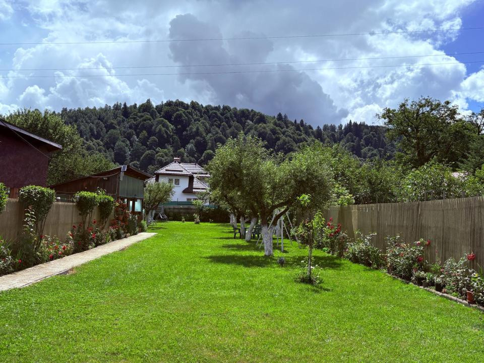 De inchiriat- Pensiune complet echipata in Moieciu de Jos