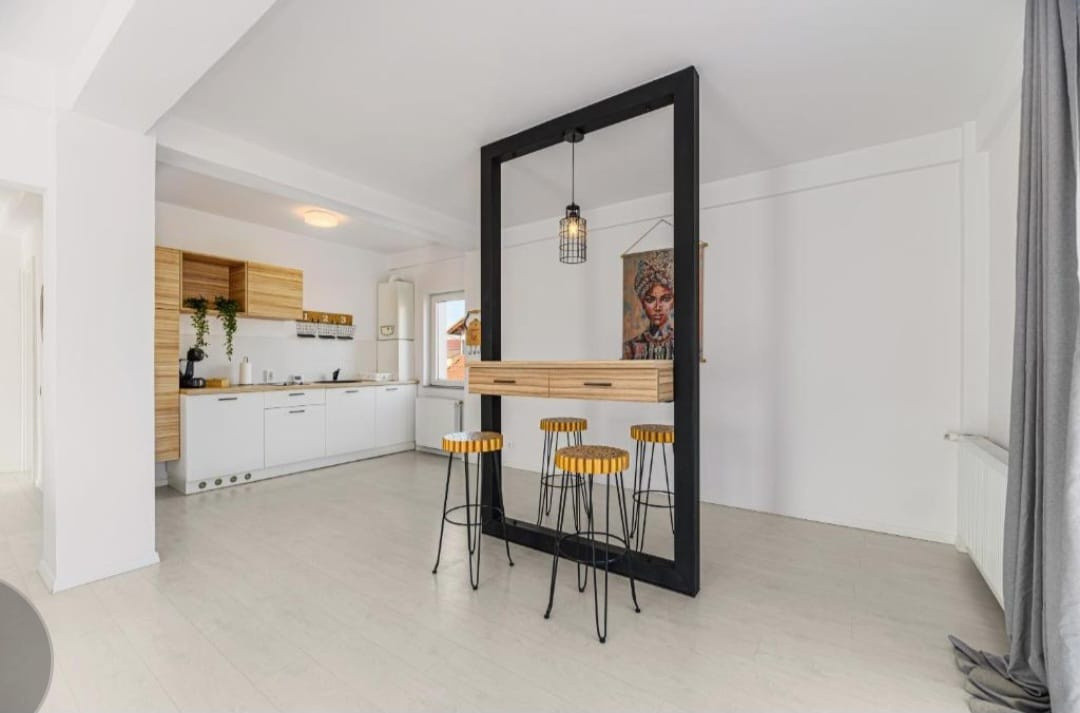 Apartament 2 camere, mobilat și utilat, etaj 1, strada De Mijloc