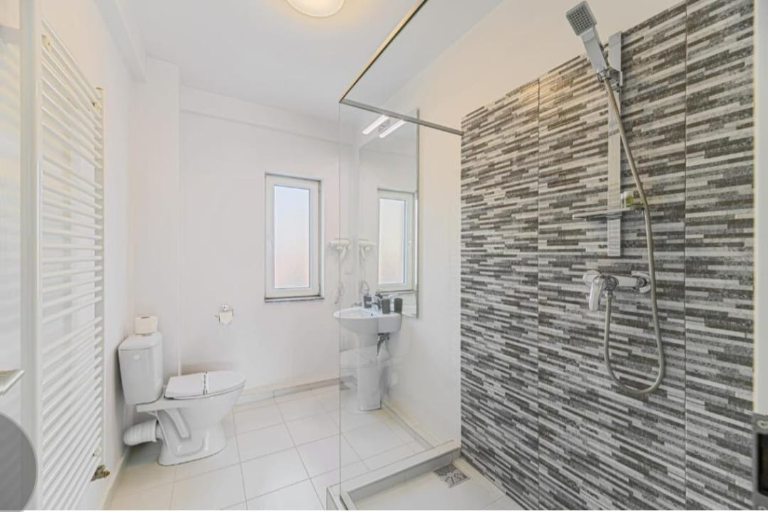 Apartament 2 camere, mobilat și utilat, etaj 2, strada De Mijloc
