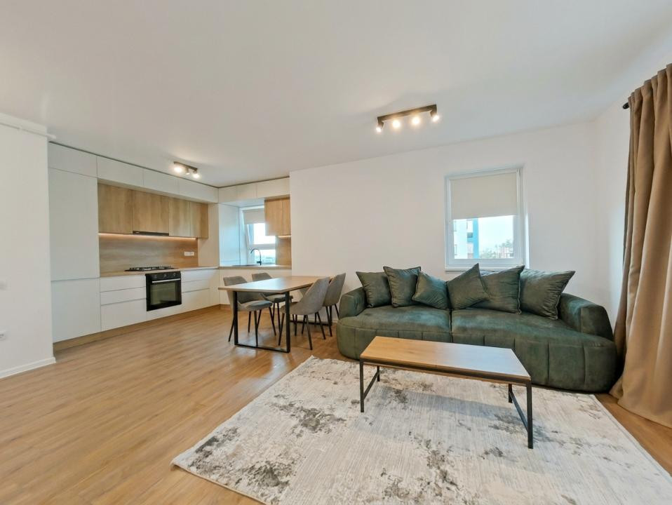 Închiriere apartament cu 3 camere - Zona Tractorul