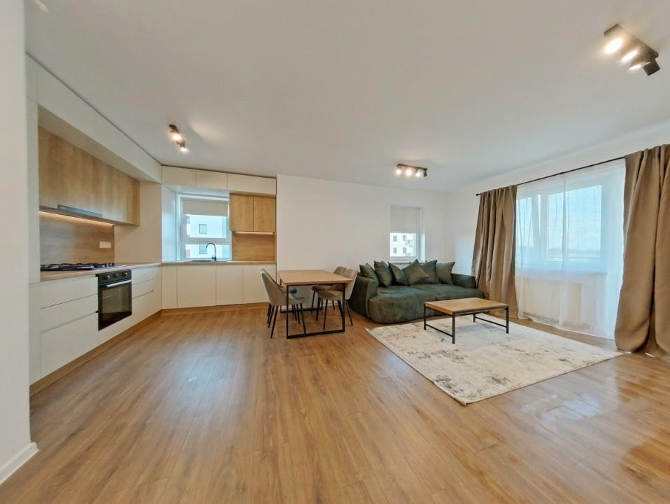 Închiriere apartament cu 3 camere - Zona Tractorul