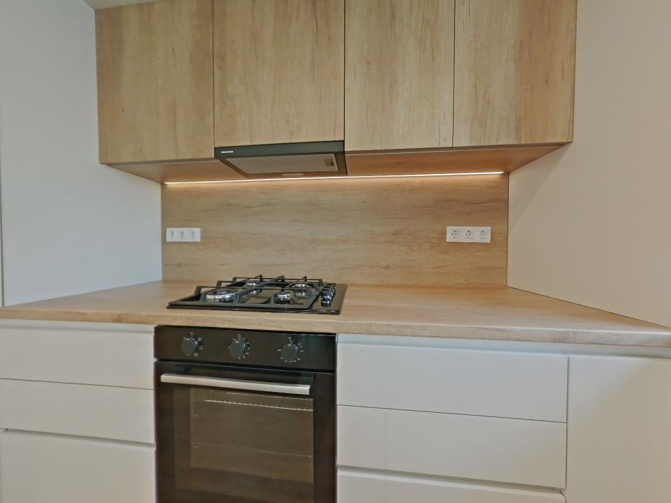 Închiriere apartament cu 3 camere - Zona Tractorul