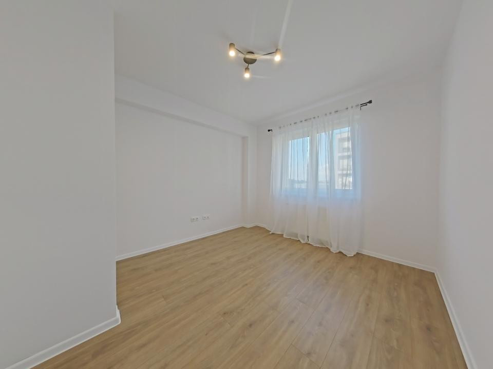 Închiriere apartament cu 3 camere - Zona Tractorul