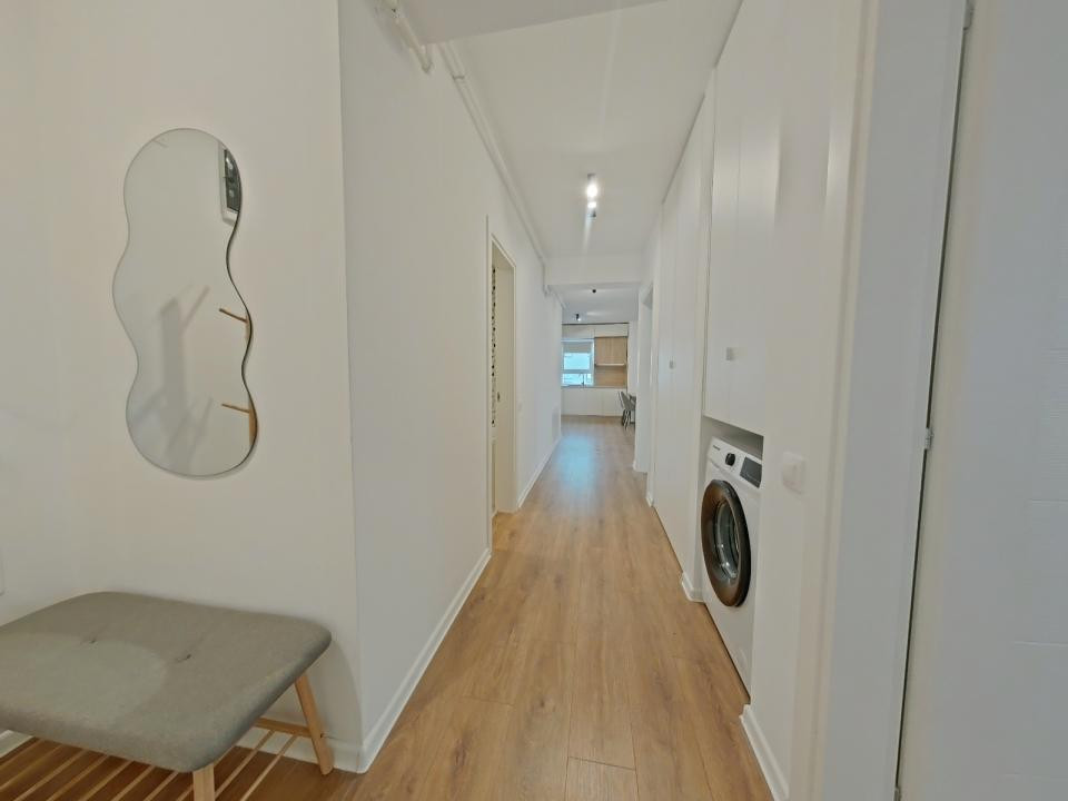 Închiriere apartament cu 3 camere - Zona Tractorul