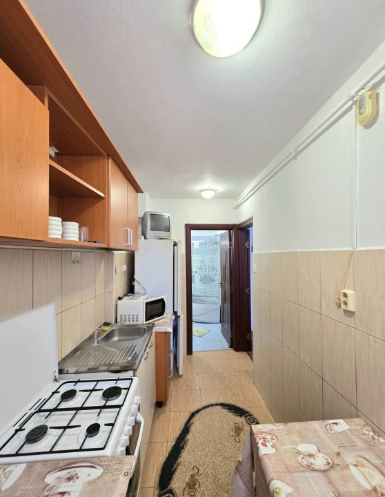 Garsoniera de inchiriat, etajul 1