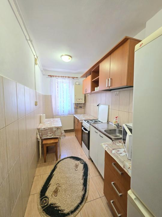 Garsoniera de inchiriat, etajul 1