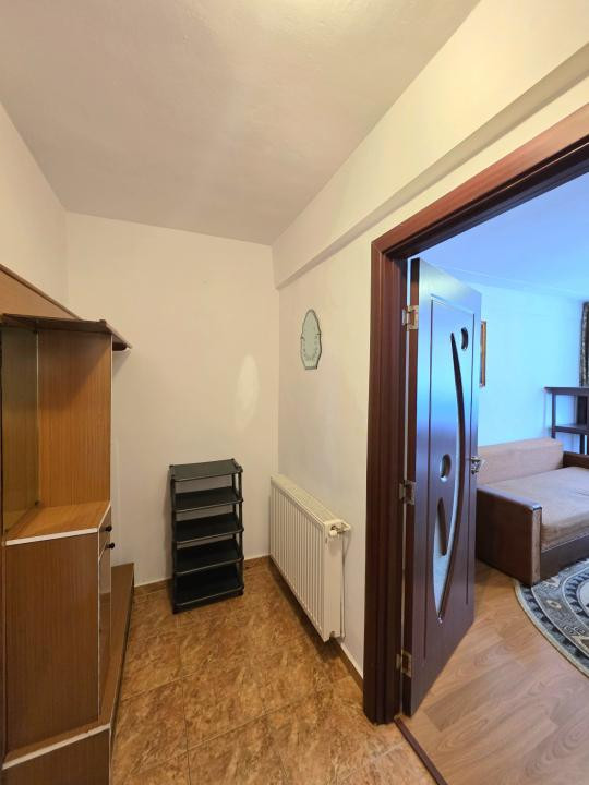 Garsoniera de inchiriat, etajul 1