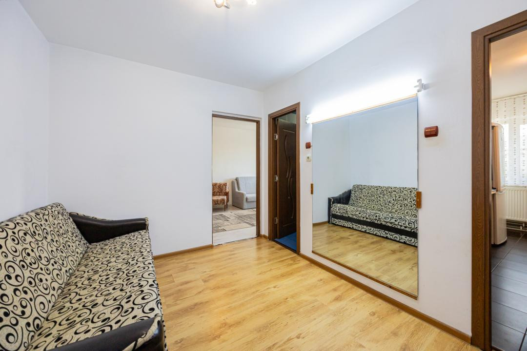 Garsonieră decomandată, 39 mp, bloc de apartamente - zona Calea București