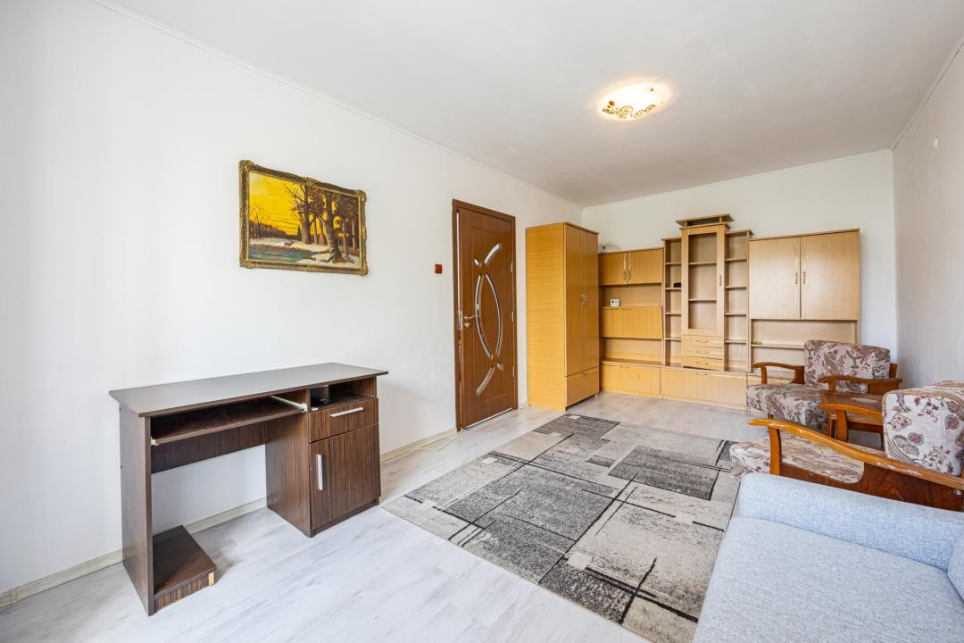 Garsonieră decomandată, 39 mp, bloc de apartamente - zona Calea București
