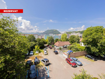 REZERVAT - Garsonieră decomandată, bloc de apartamente - zona Calea București