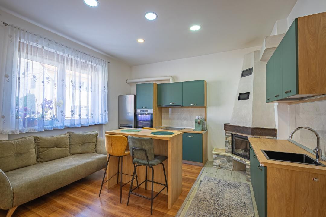 Apartament la casă, zonă liniștită și centrală — Str. Lupeni, Sibiu