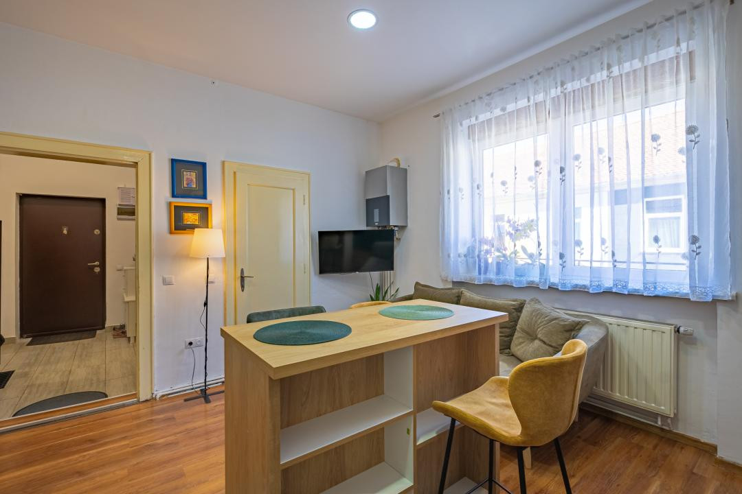 Apartament la casă, zonă liniștită și centrală — Str. Lupeni, Sibiu
