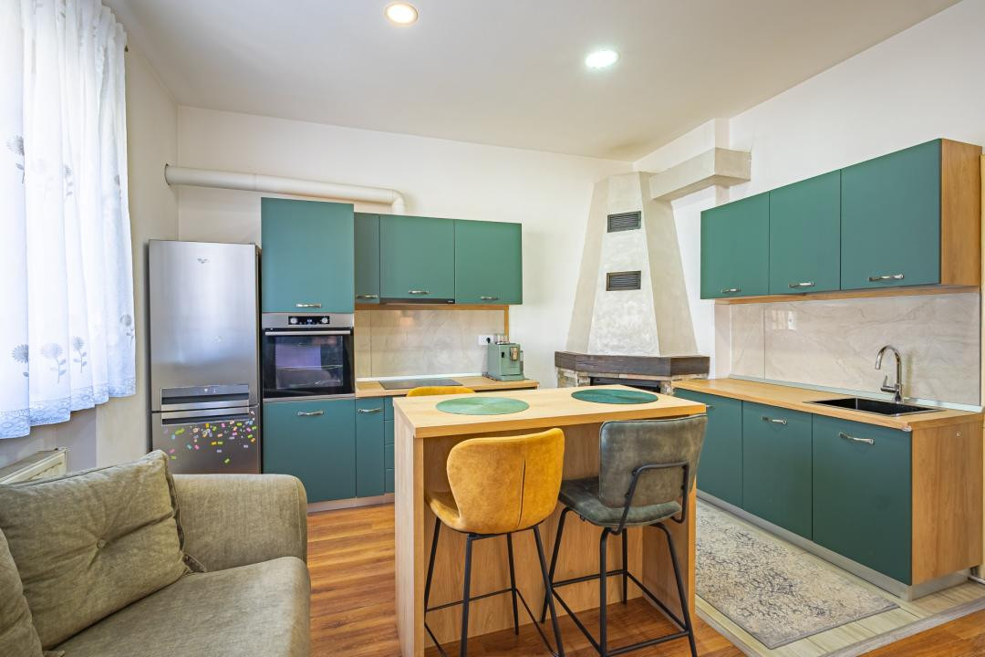 Apartament la casă, zonă liniștită și centrală — Str. Lupeni, Sibiu
