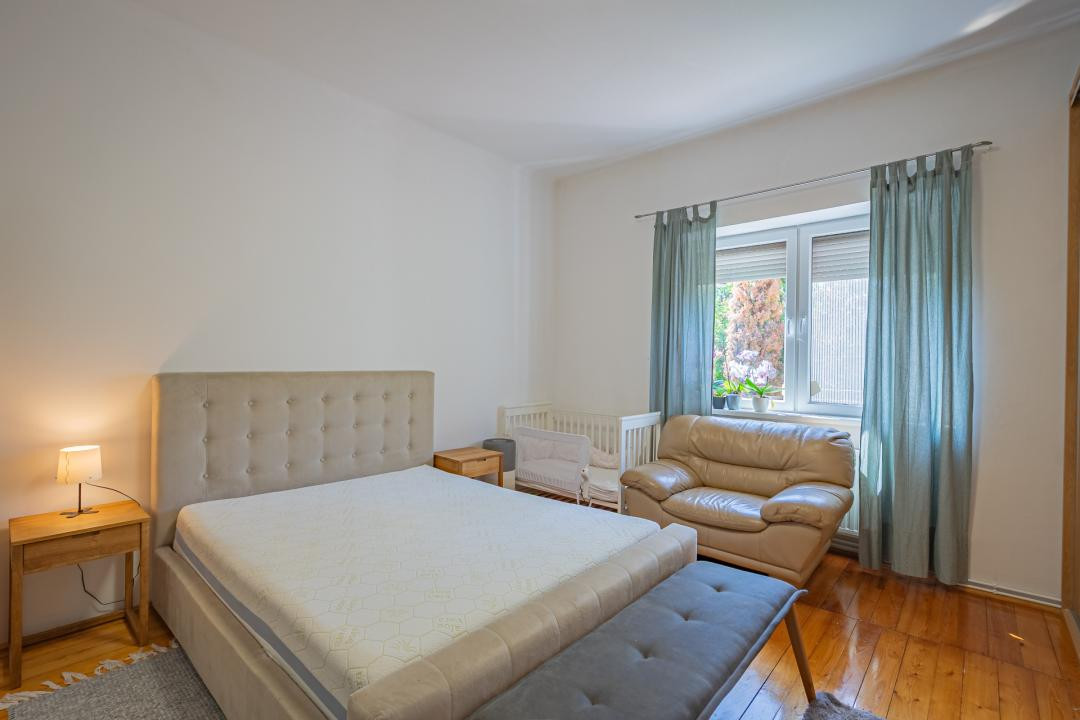 Apartament la casă, zonă liniștită și centrală — Str. Lupeni, Sibiu