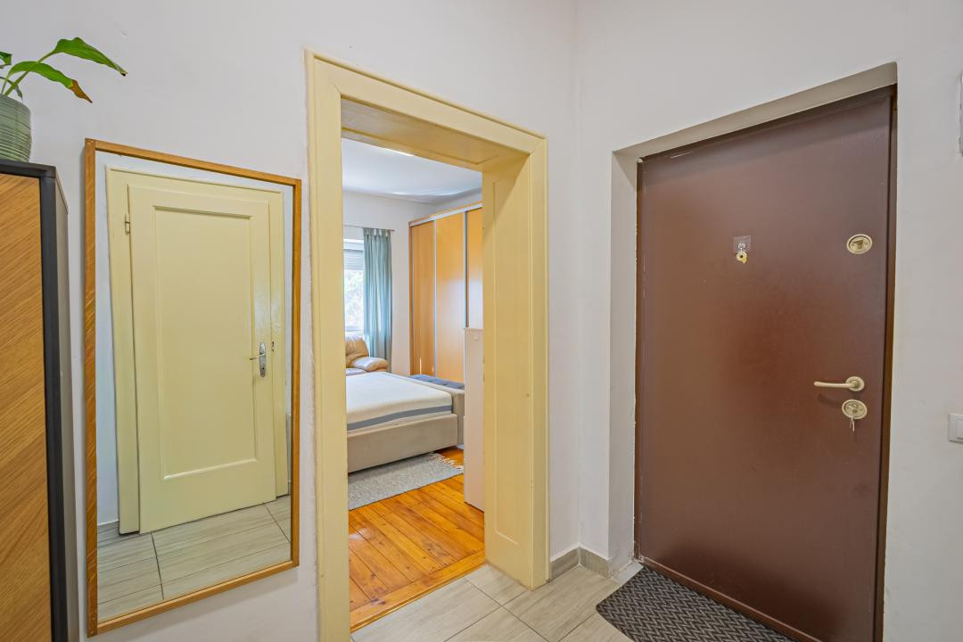 Apartament la casă, zonă liniștită și centrală — Str. Lupeni, Sibiu